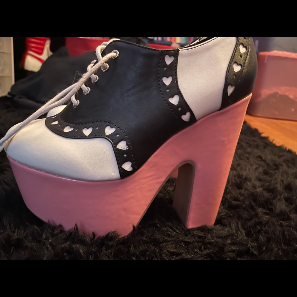 Dolls Kill Sugar Thrillz Peggysue platforms size 7